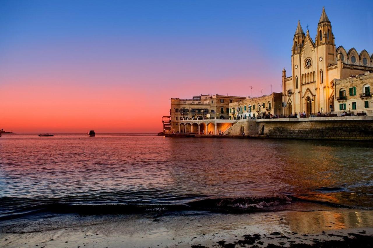 Modern Seaview Apartment In A Prime Location Sliema Ngoại thất bức ảnh